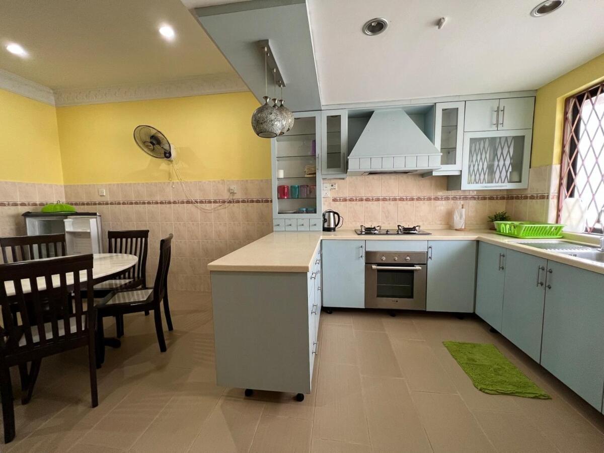 Rini Utama Homestay สกูได ภายนอก รูปภาพ