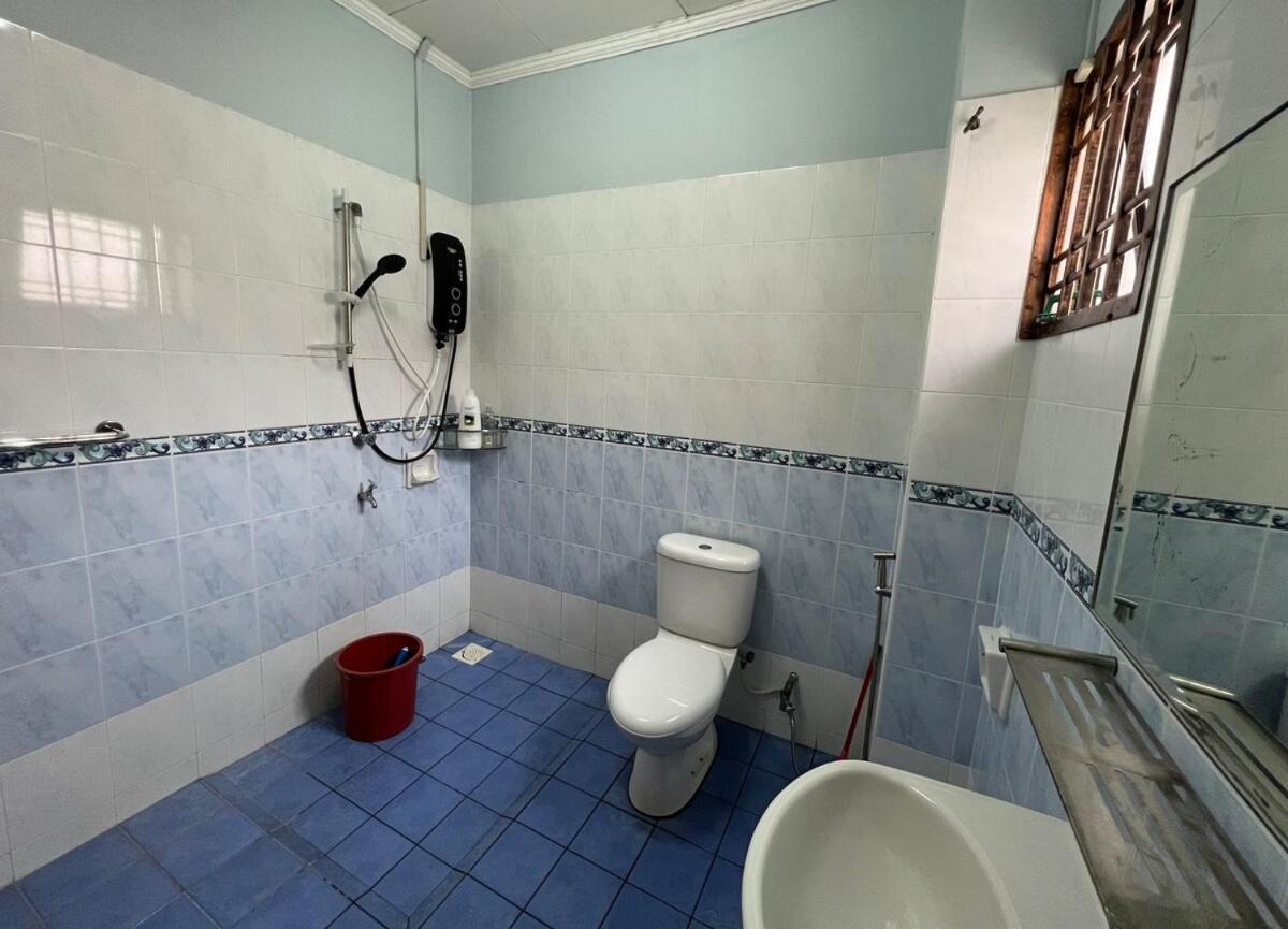 Rini Utama Homestay สกูได ภายนอก รูปภาพ