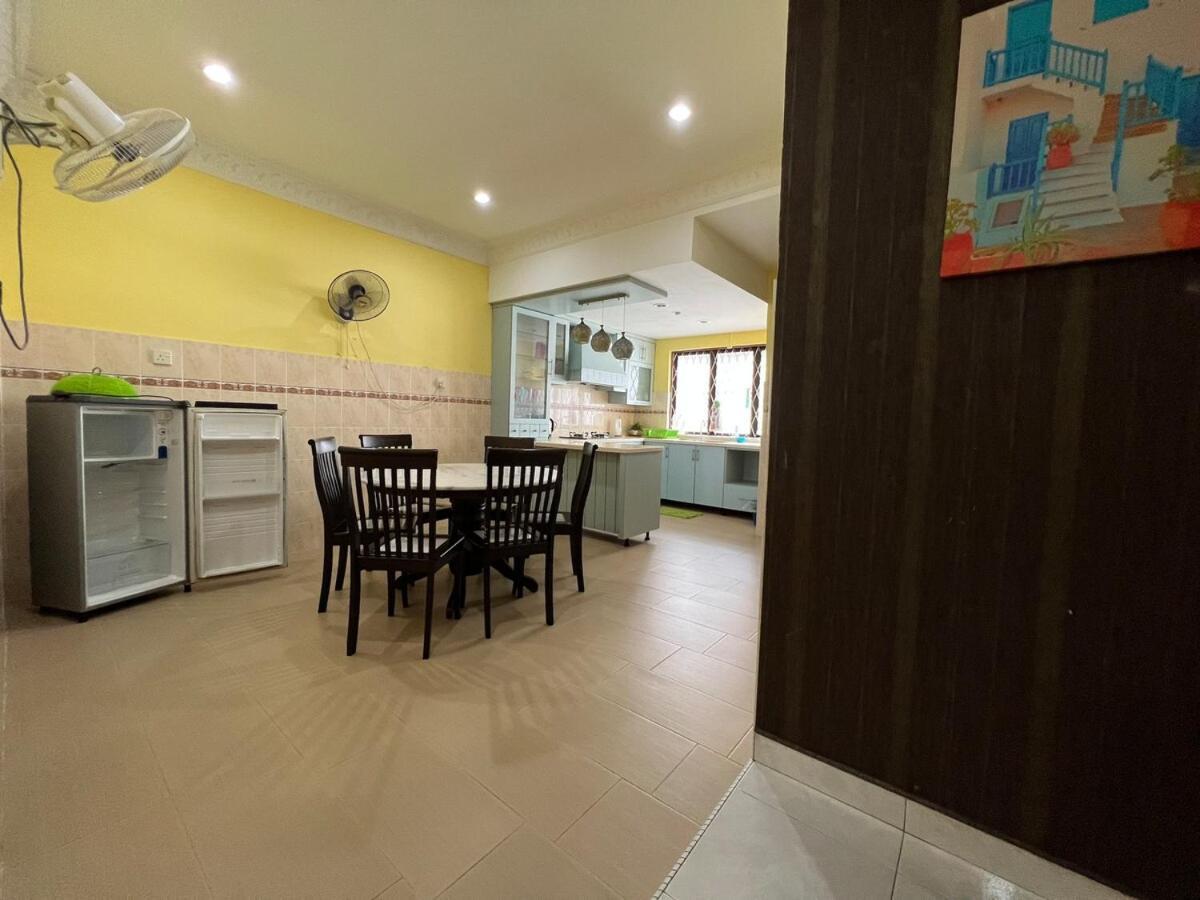 Rini Utama Homestay สกูได ภายนอก รูปภาพ