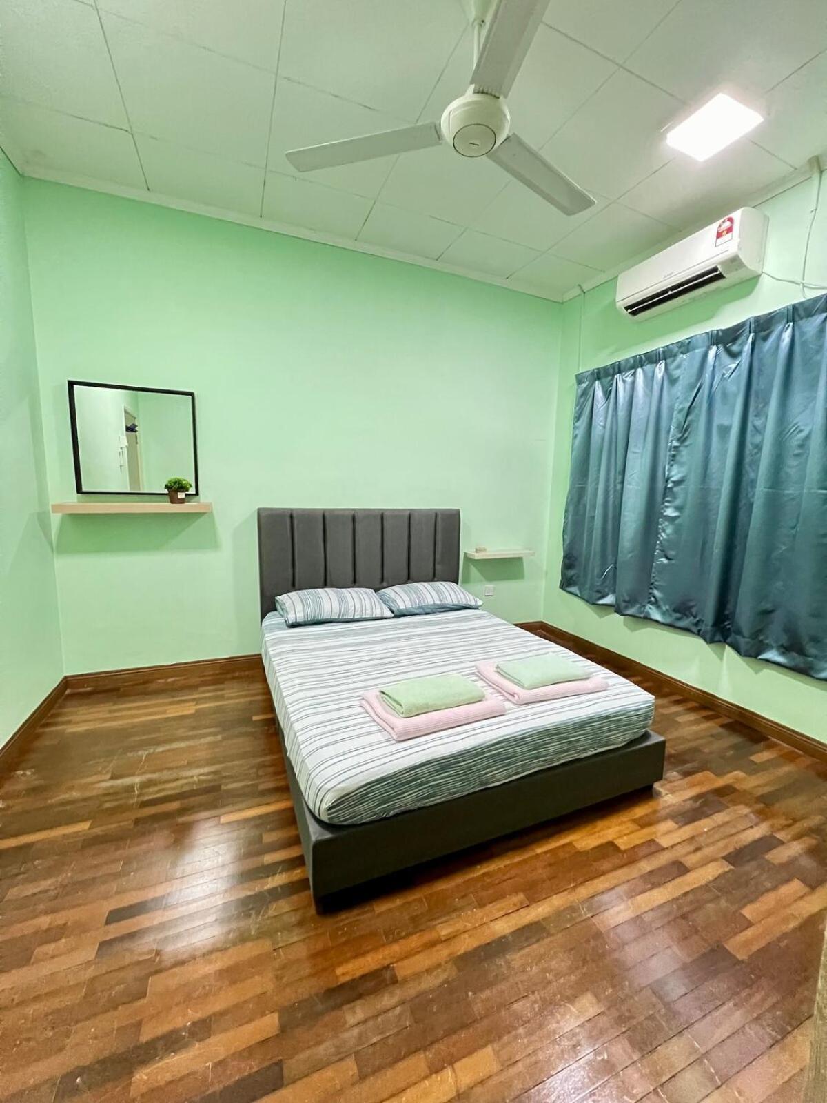 Rini Utama Homestay สกูได ภายนอก รูปภาพ