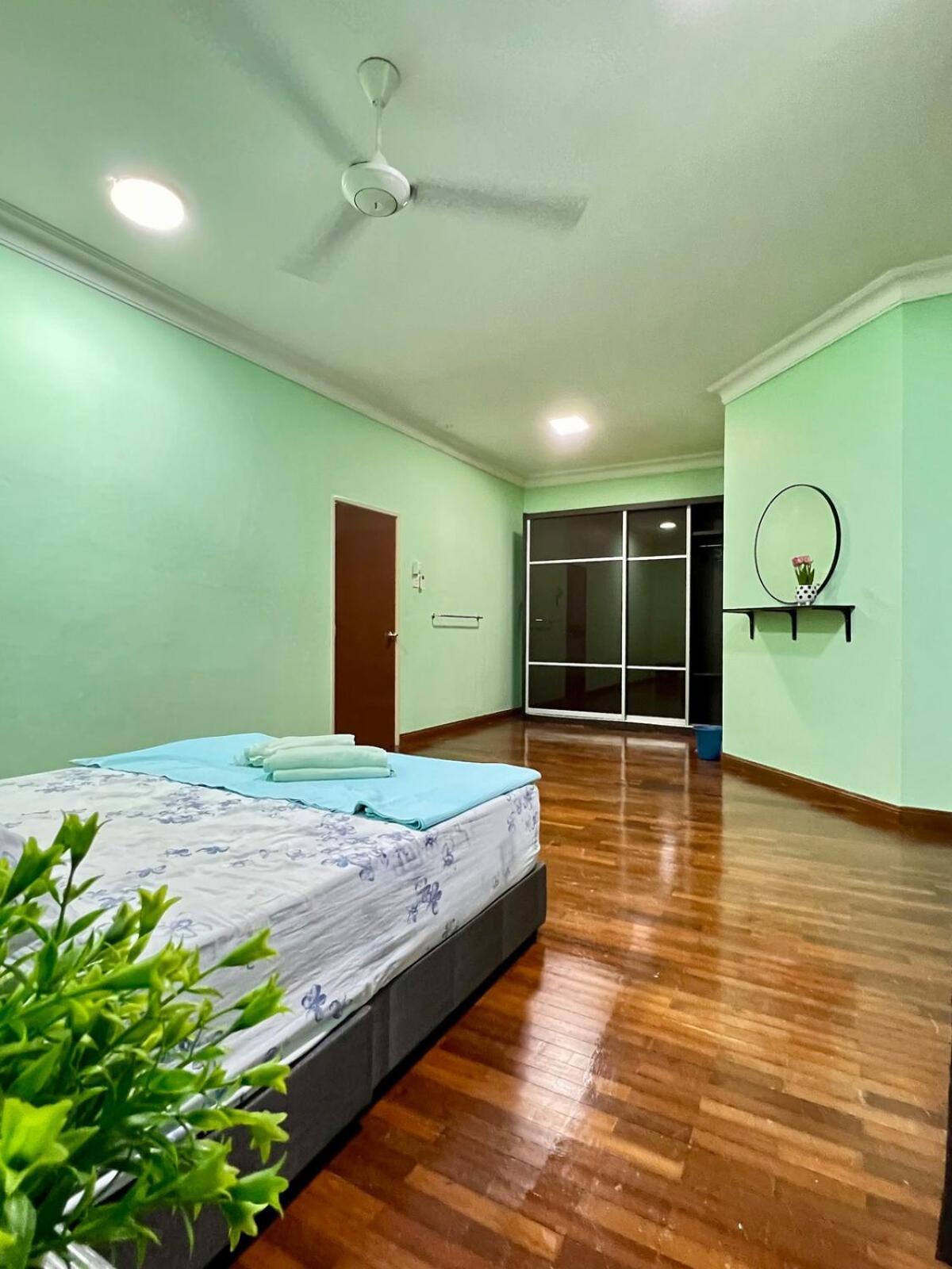 Rini Utama Homestay สกูได ภายนอก รูปภาพ