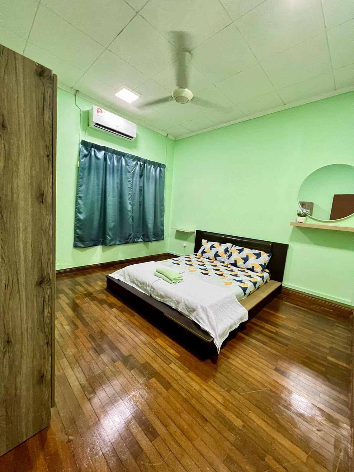 Rini Utama Homestay สกูได ภายนอก รูปภาพ